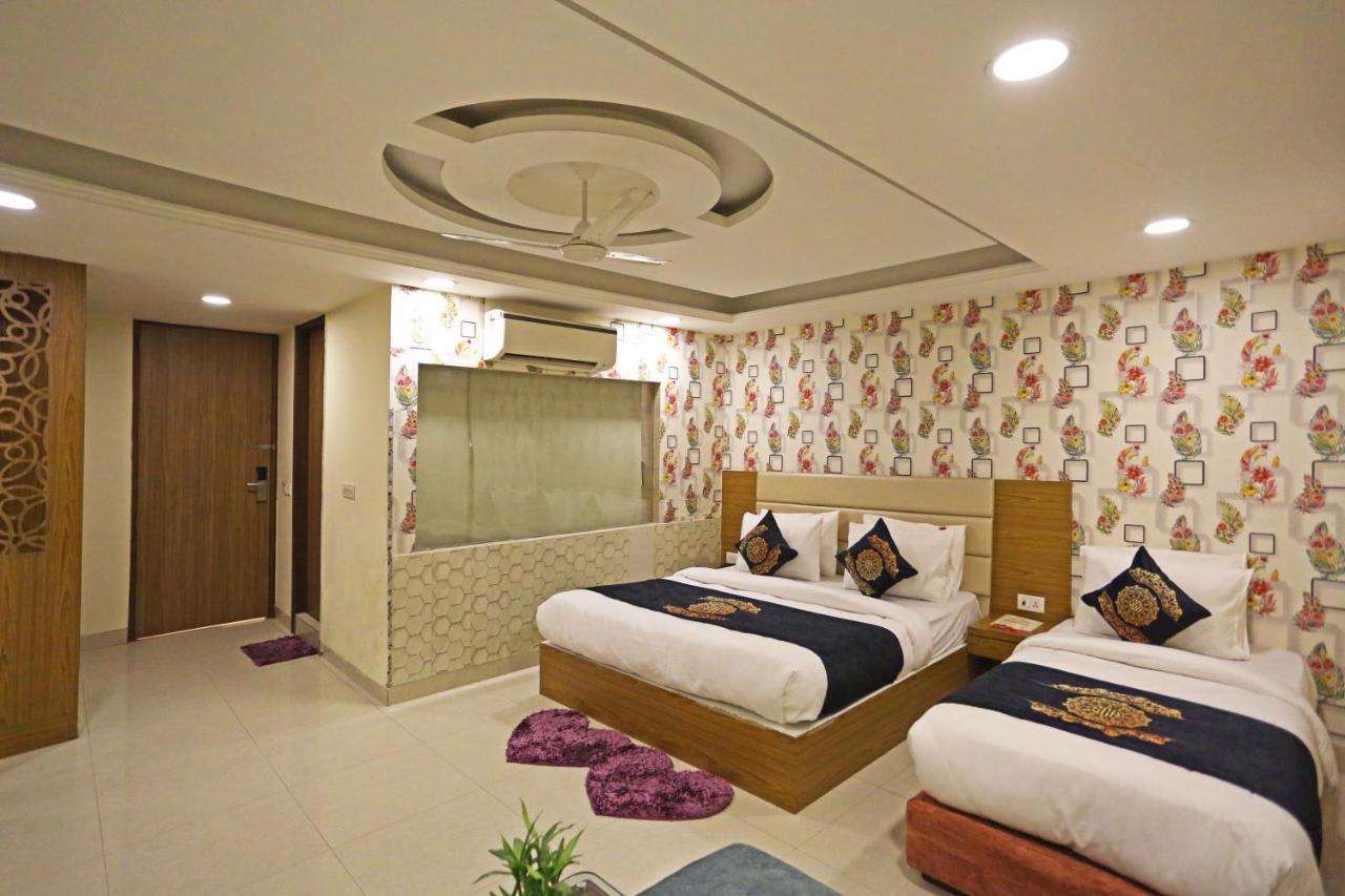 Hotel D'Capitol - Delhi Airport New Delhi Eksteriør billede