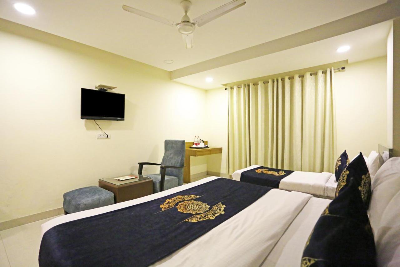 Hotel D'Capitol - Delhi Airport New Delhi Eksteriør billede
